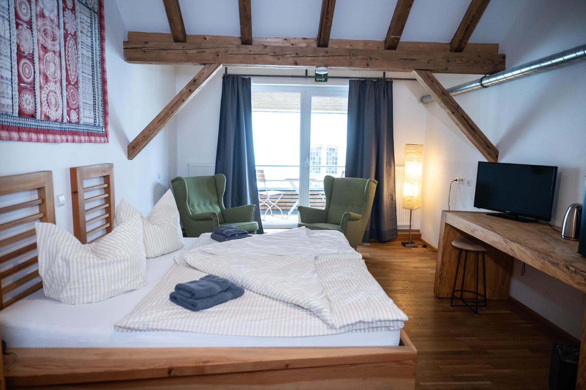 Alte Kass Hotel & Kaffeehaus Neidlingen Ngoại thất bức ảnh